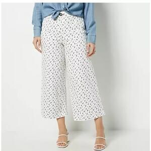 Peace Love World Women’s 4P Petite White Cropped Jeans Floral Print Raw Hem NWOT